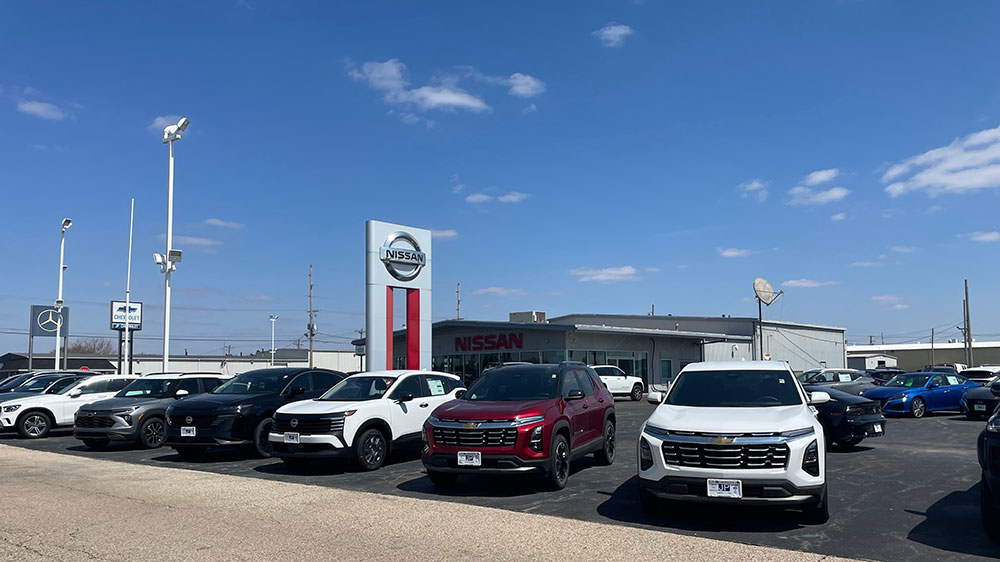 Hawk Nissan Peru building